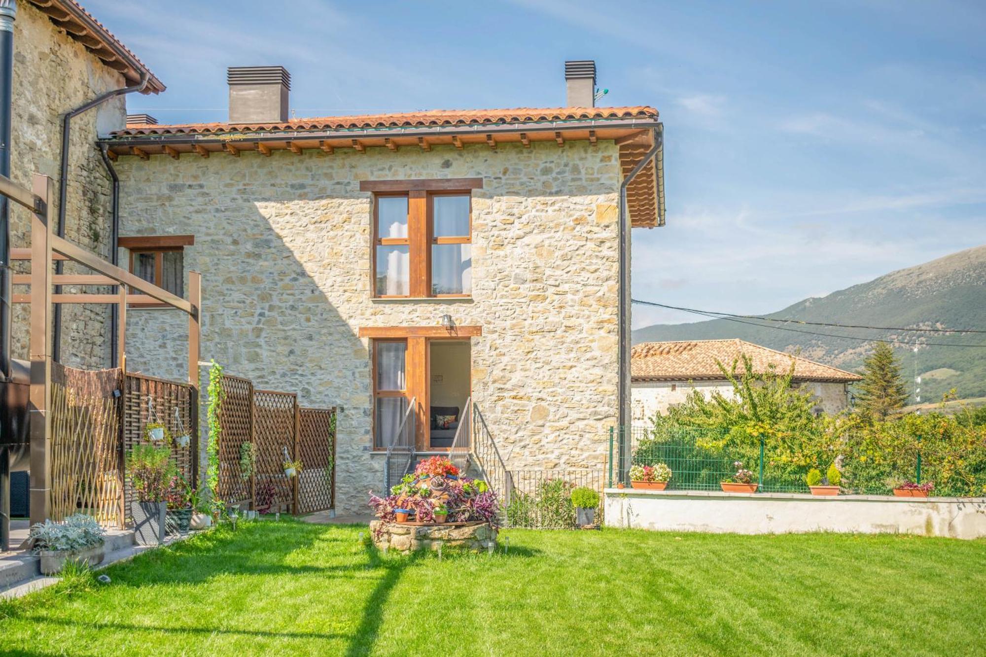 Acogedora Casa Rural Con Jardin Y Barbacoa Proxima A Pamplona Ilzarbe 외부 사진
